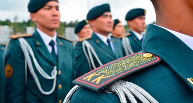 Погоны в армии Казахстана